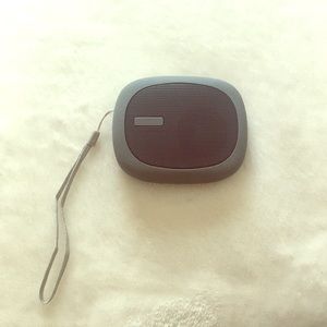 KIKKERLAND Stone Bluetooth